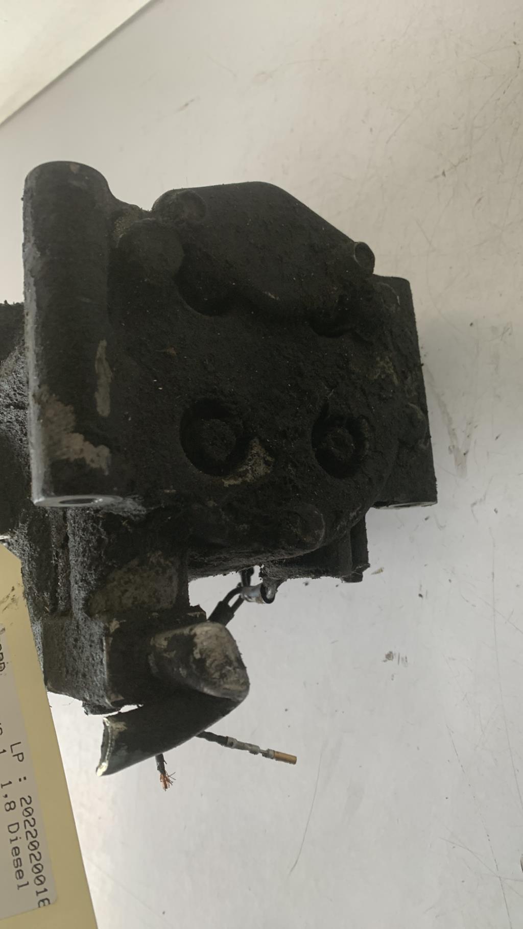 Compresseur clim FORD FOCUS 1 Diesel - 1