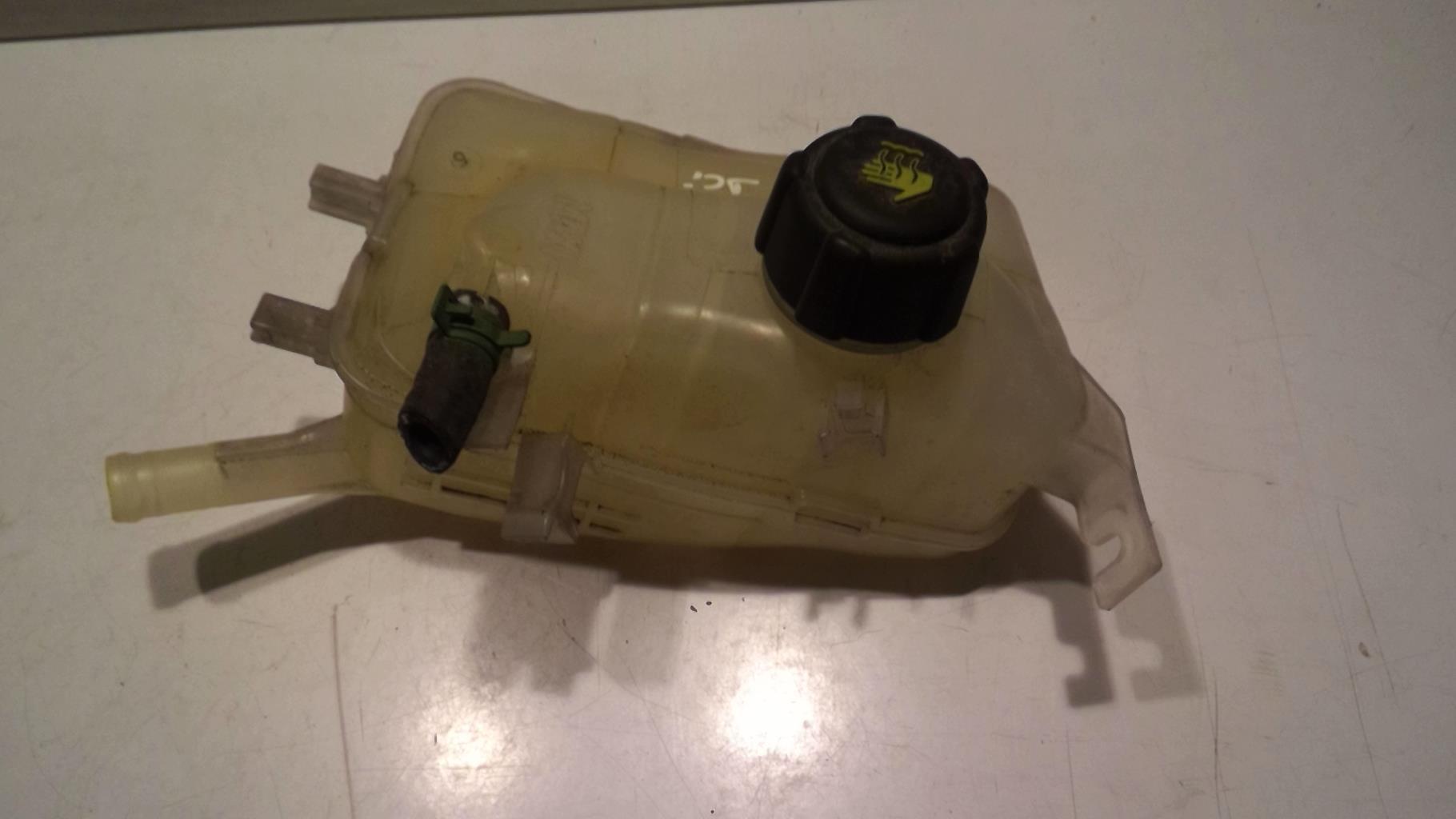 Vase d'expansion RENAULT MEGANE 3 PHASE 1 Diesel - 1