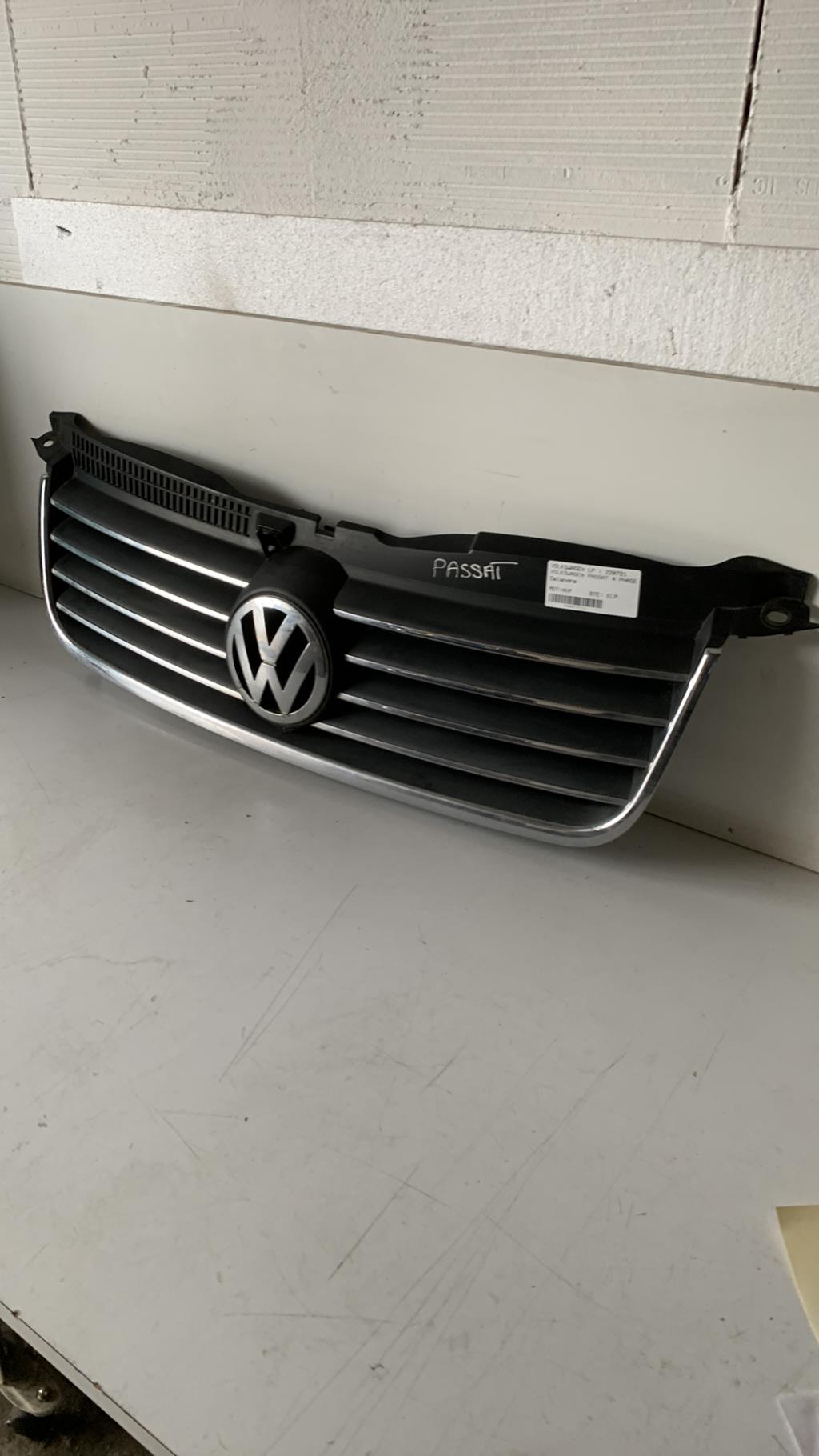 Calandre VOLKSWAGEN PASSAT 4 PHASE 2 BREAK Diesel - 1