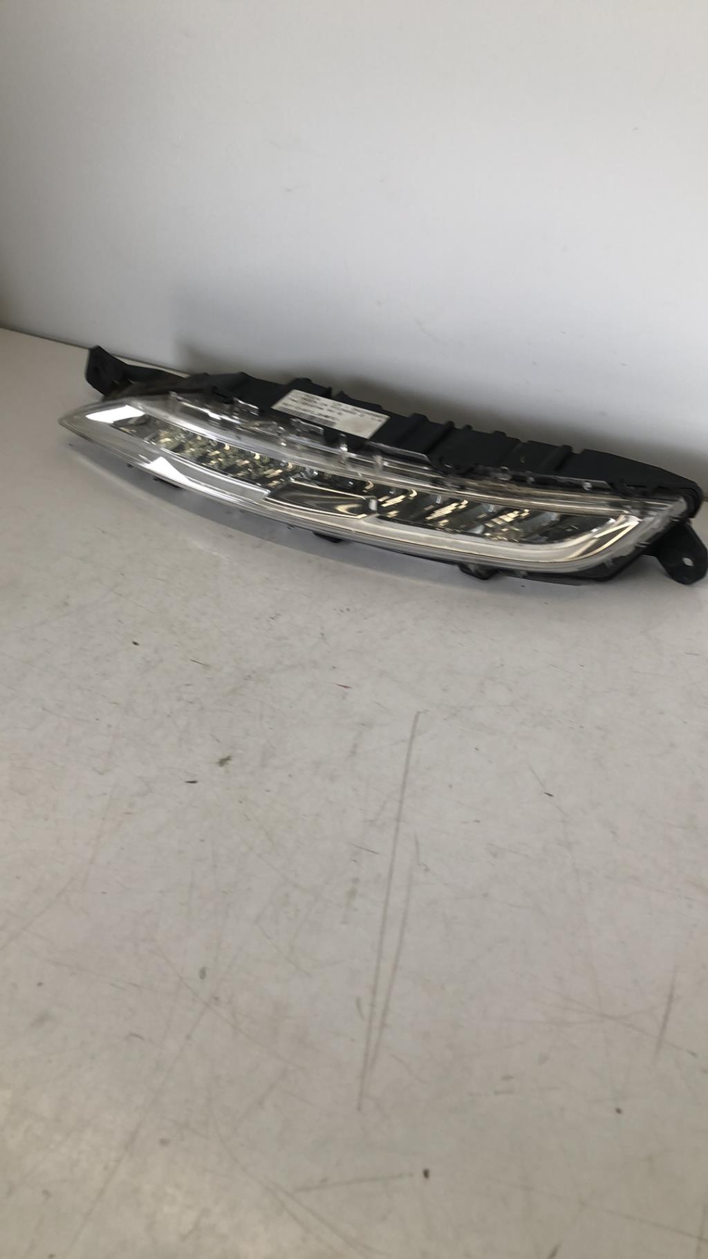 Feu diurne avant gauche CITROEN C4 PICASSO 2 PHASE 1  - 1