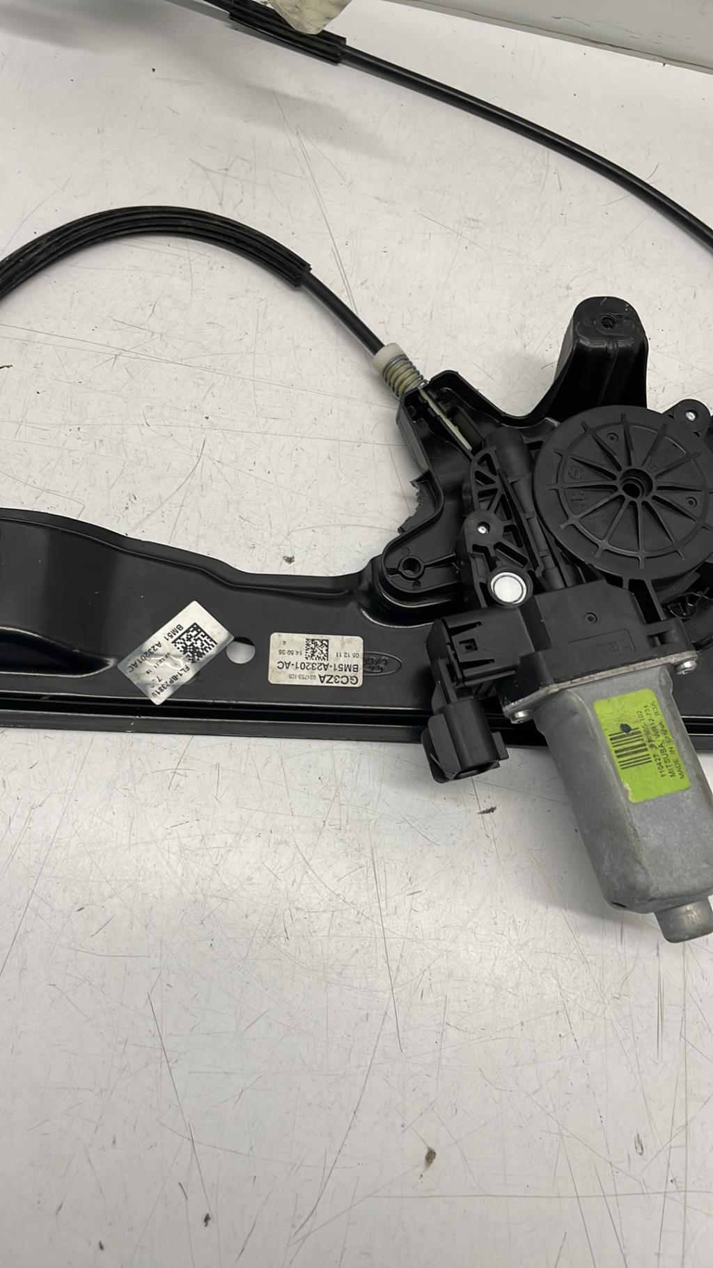 Leve vitre electrique avant gauche FORD FOCUS 3 PHASE 1 BREAK Diesel - 1