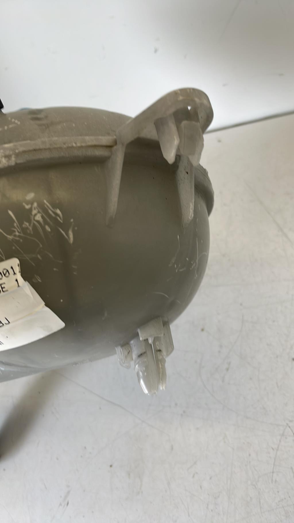 Vase d'expansion VOLKSWAGEN GOLF 7 PHASE 1 Essence - 1