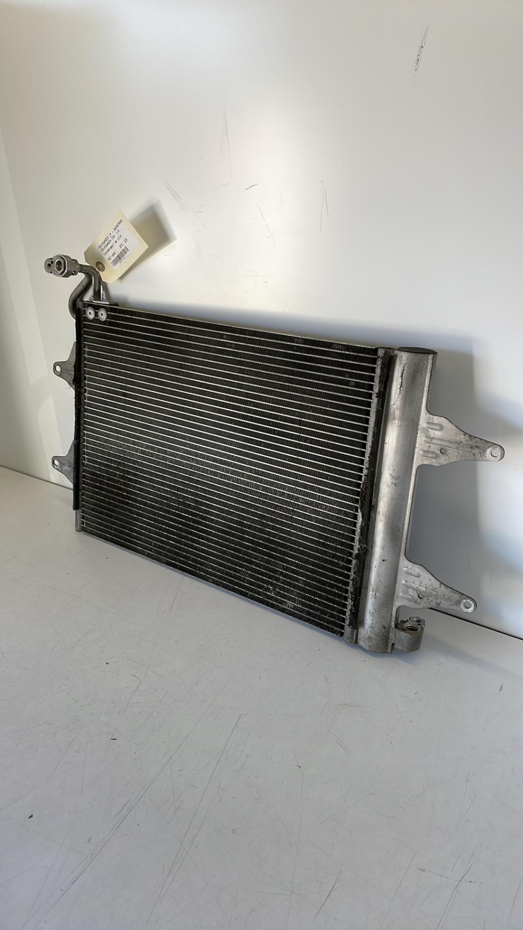 Condenseur de clim VOLKSWAGEN FOX Essence - 1