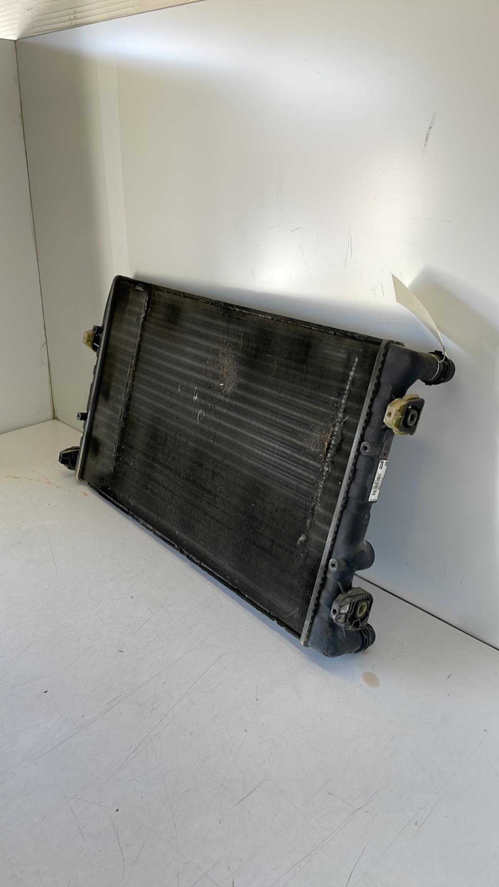 Radiateur eau VOLKSWAGEN FOX Essence - 1