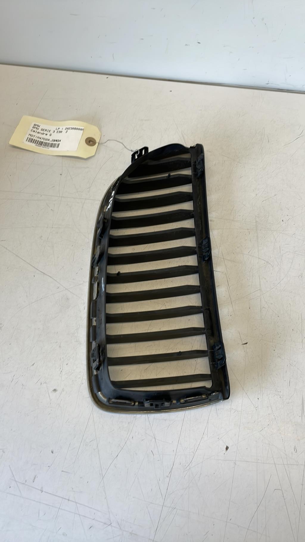 Calandre gauche BMW SERIE 3 E90 PHASE 1 Diesel - 1