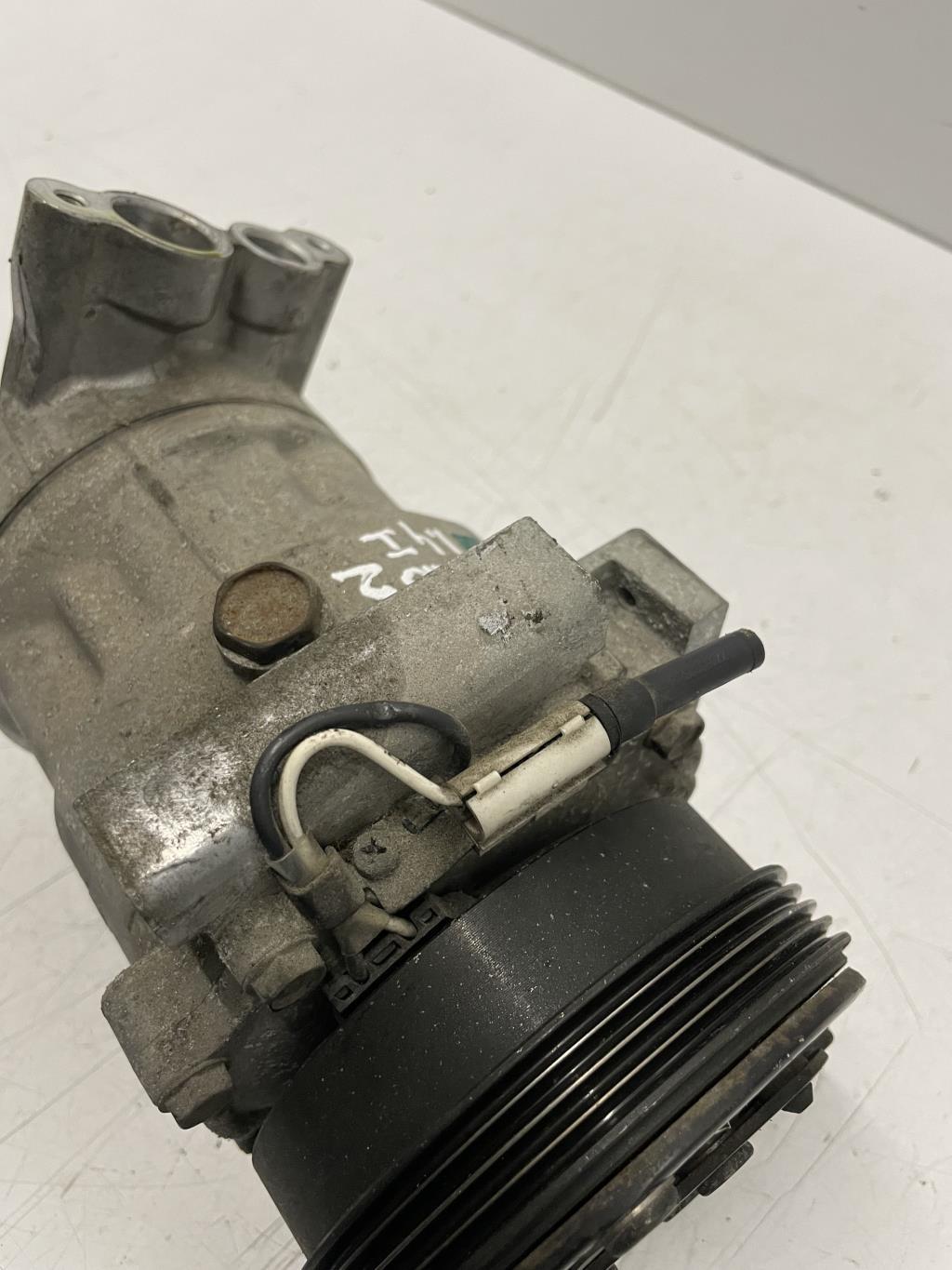Compresseur clim RENAULT CLIO 2 PHASE 1 Essence - 1