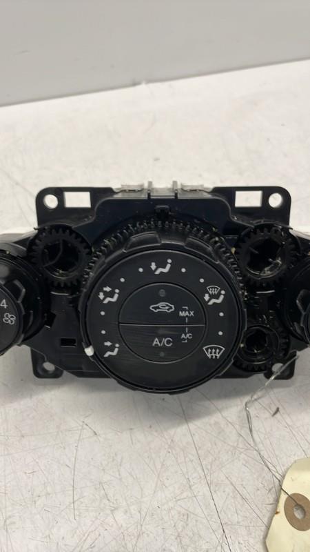 Commande chauffage FORD FIESTA 6 PHASE 2 Diesel - 1
