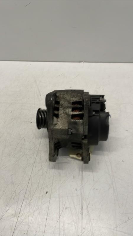 Alternateur VOLKSWAGEN FOX Essence - 1