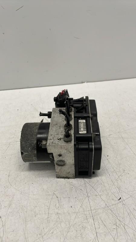 Bloc ABS (freins anti-blocage) VOLKSWAGEN FOX Essence - 1