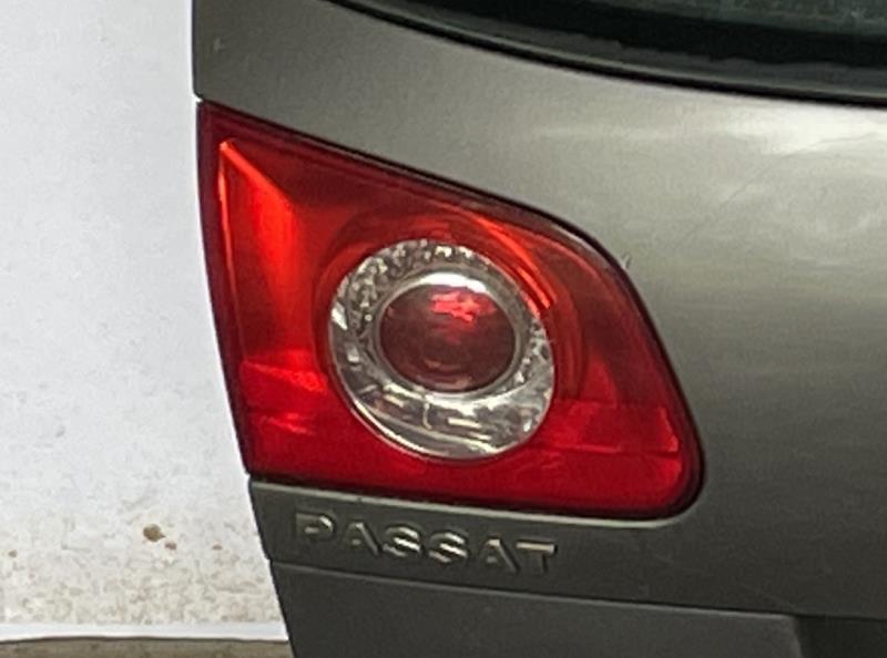 Feu arriere secondaire gauche (feux) VOLKSWAGEN PASSAT 5 BREAK Diesel - 1