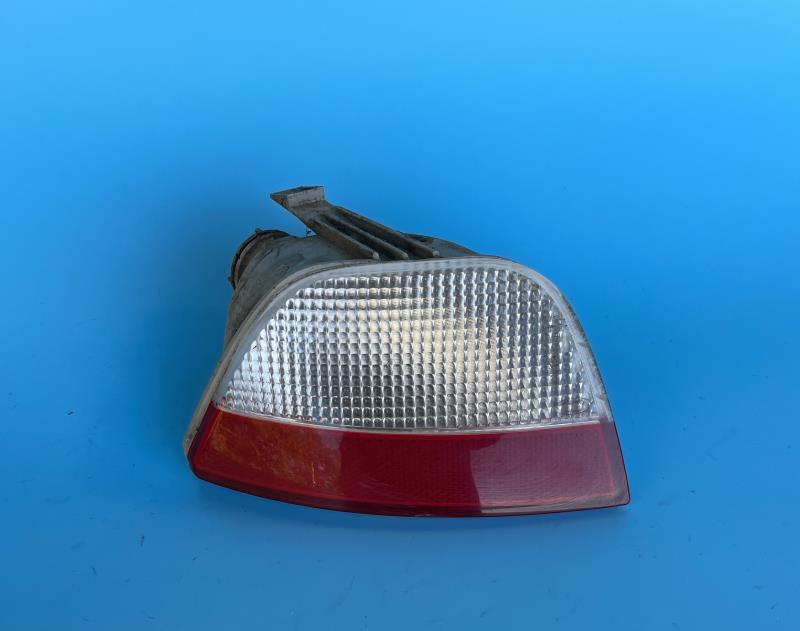 Feu de recul droit FORD FOCUS 2 PHASE 1 Diesel - 1