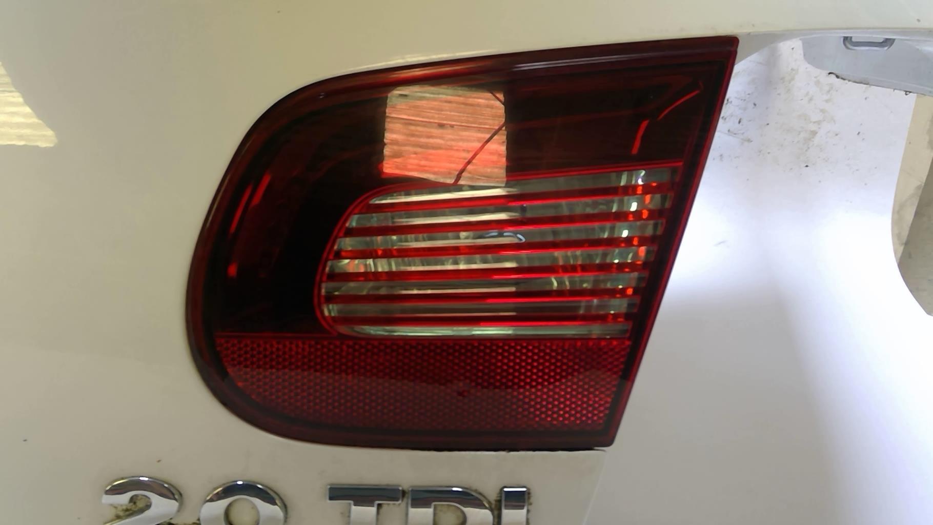 Feu arriere secondaire droit (feux) VOLKSWAGEN EOS CABRIO PHASE 1 Diesel - 1