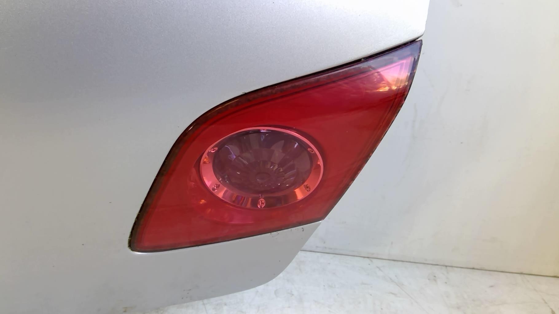 Feu arriere secondaire droit (feux) MAZDA 3 1 PHASE 1 Diesel - 1