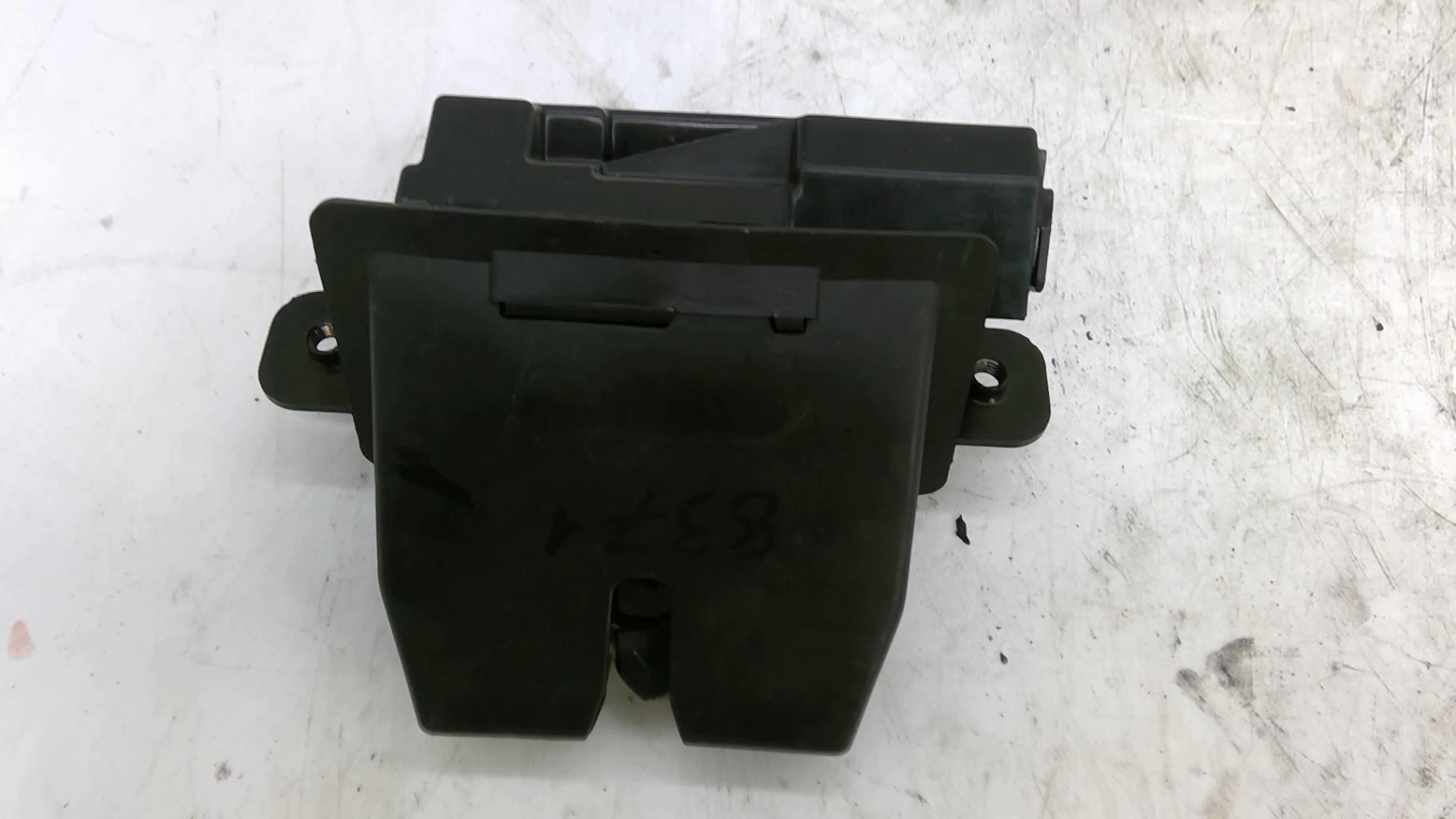 Serrure de hayon FORD FIESTA 6 PHASE 1 Diesel - 1