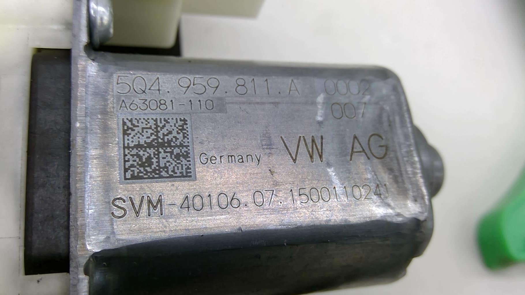Leve vitre electrique arriere gauche VOLKSWAGEN GOLF 7 PHASE 1 Diesel - 1