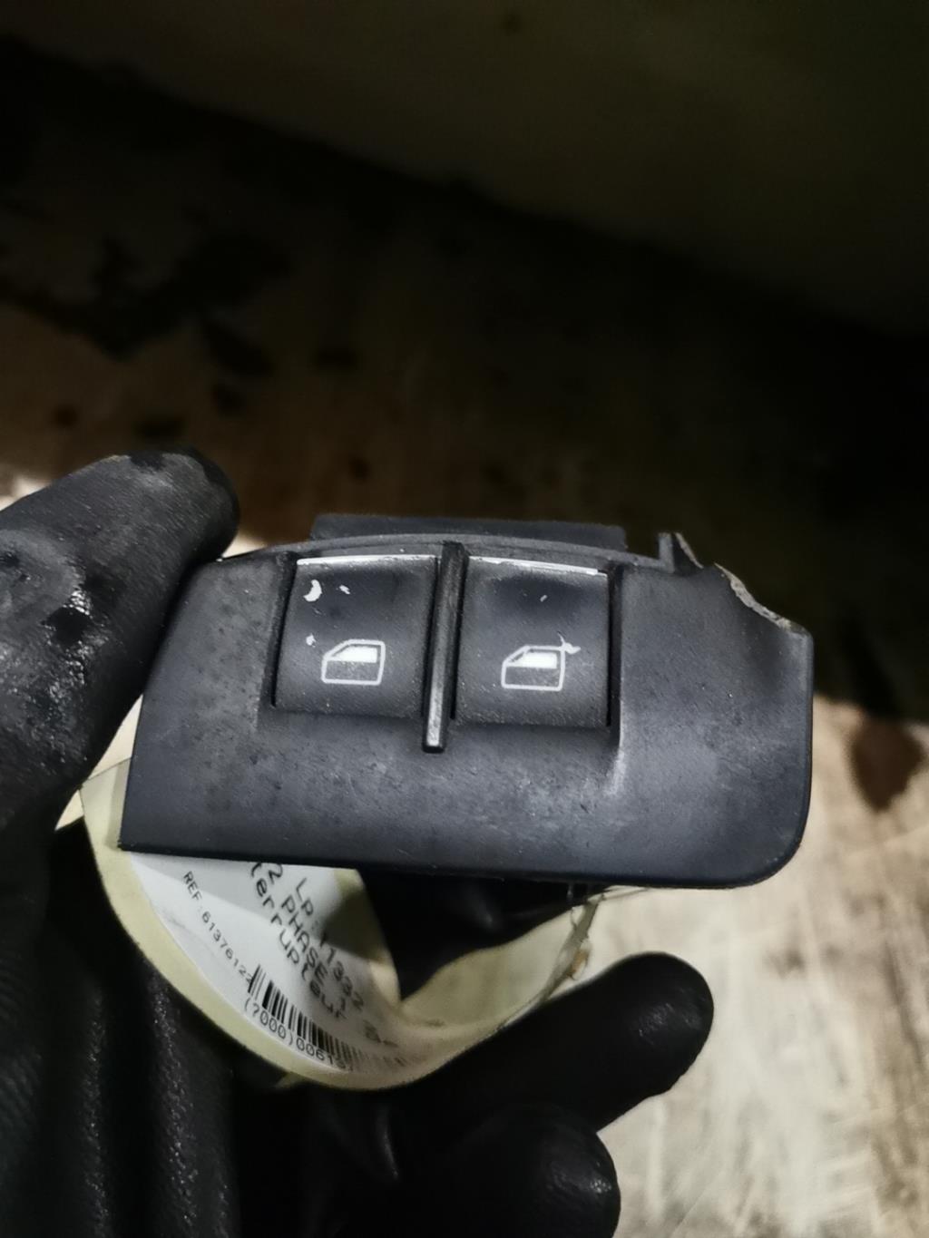 Interrupteur de leve vitre avant gauche AUDI A3 2 PHASE 1 Diesel - 1