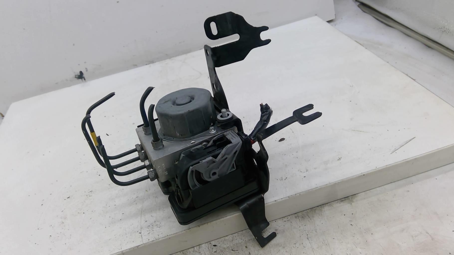Bloc ABS (freins anti-blocage) RENAULT CLIO 4 PHASE 2 Diesel - 1
