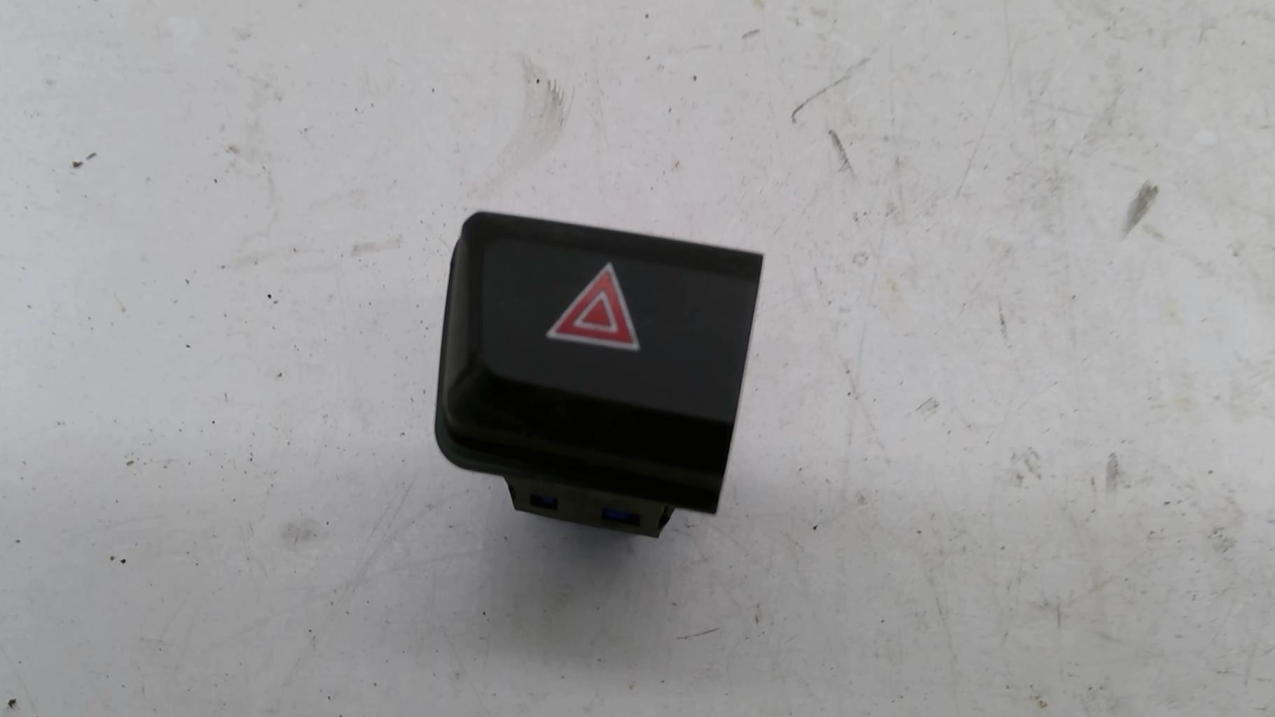 Bouton de warning PEUGEOT 208 1 PHASE 2 Diesel - 1