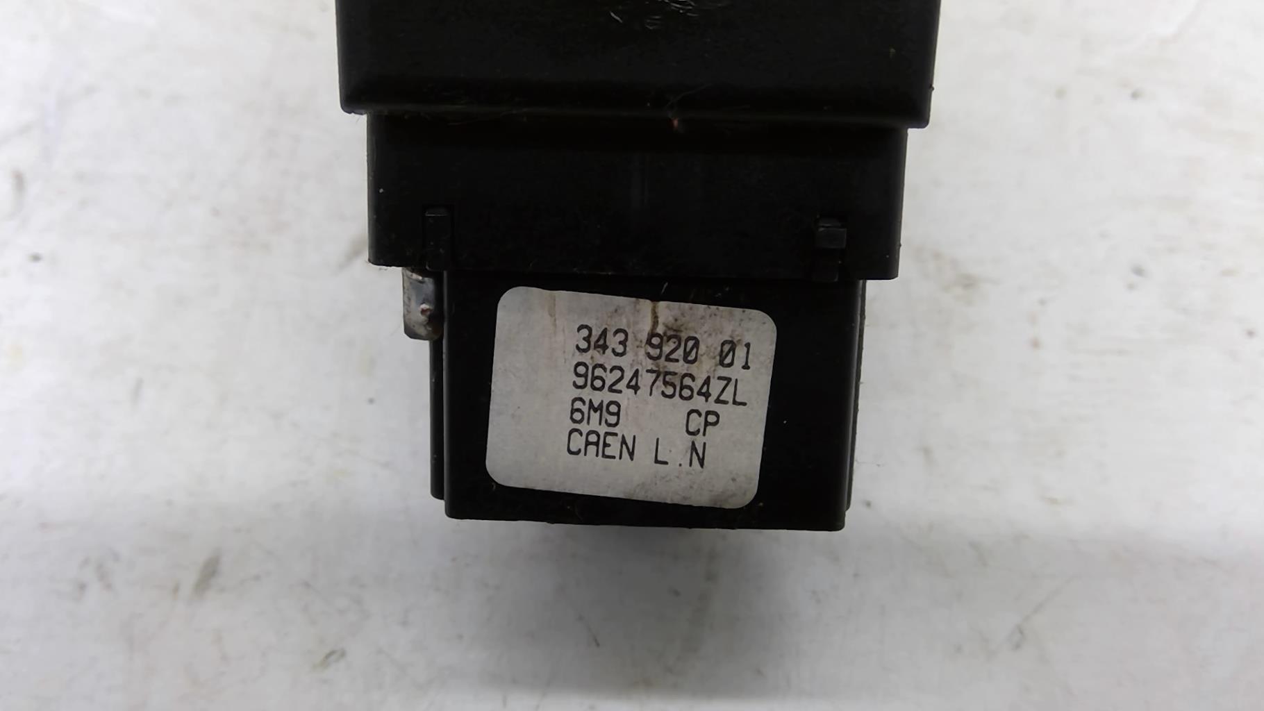 Commodo phare PEUGEOT 306 BREAK Diesel - 1