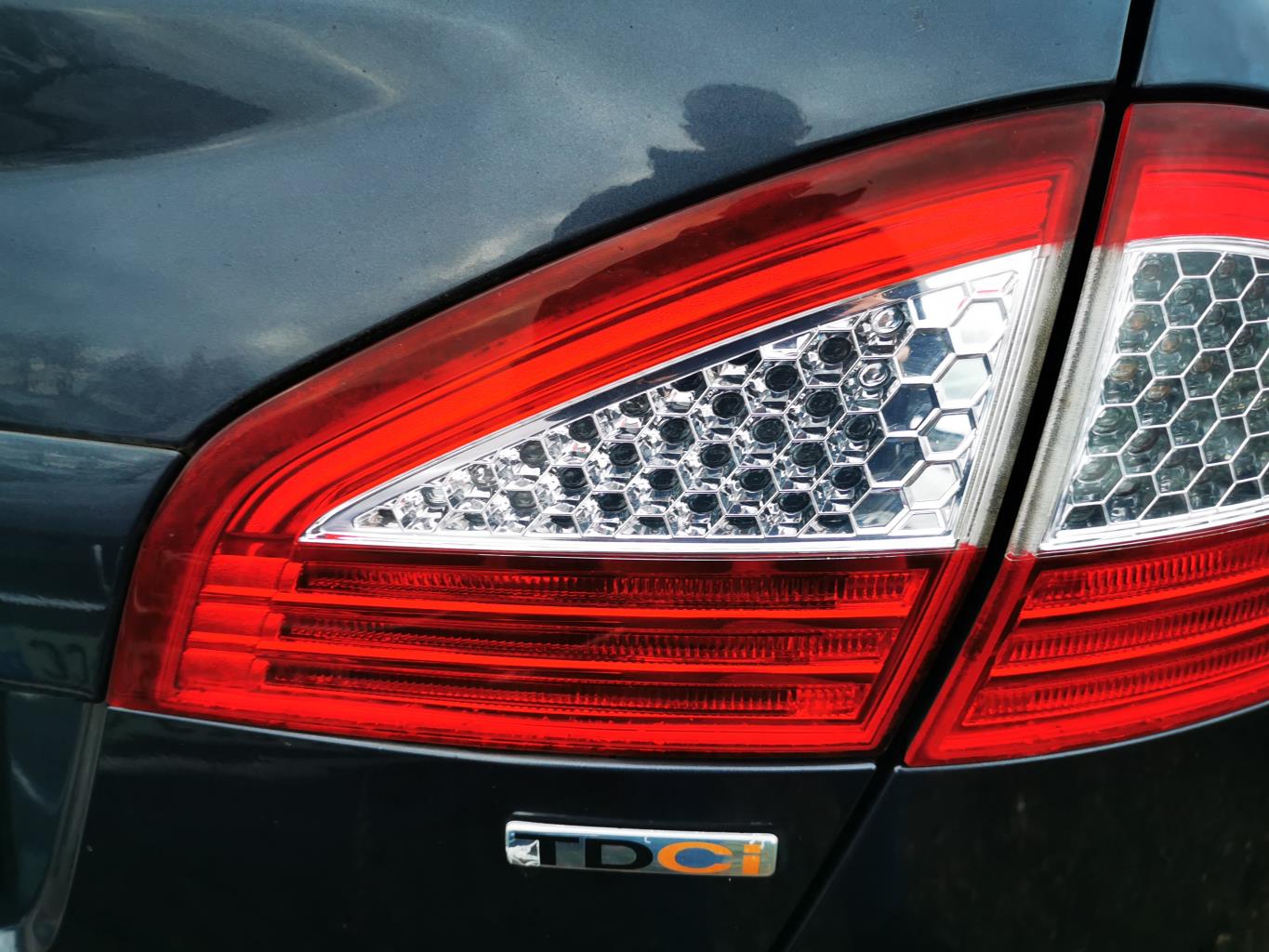 Feu arriere secondaire droit (feux) FORD MONDEO 3 PHASE 1 Diesel - 1