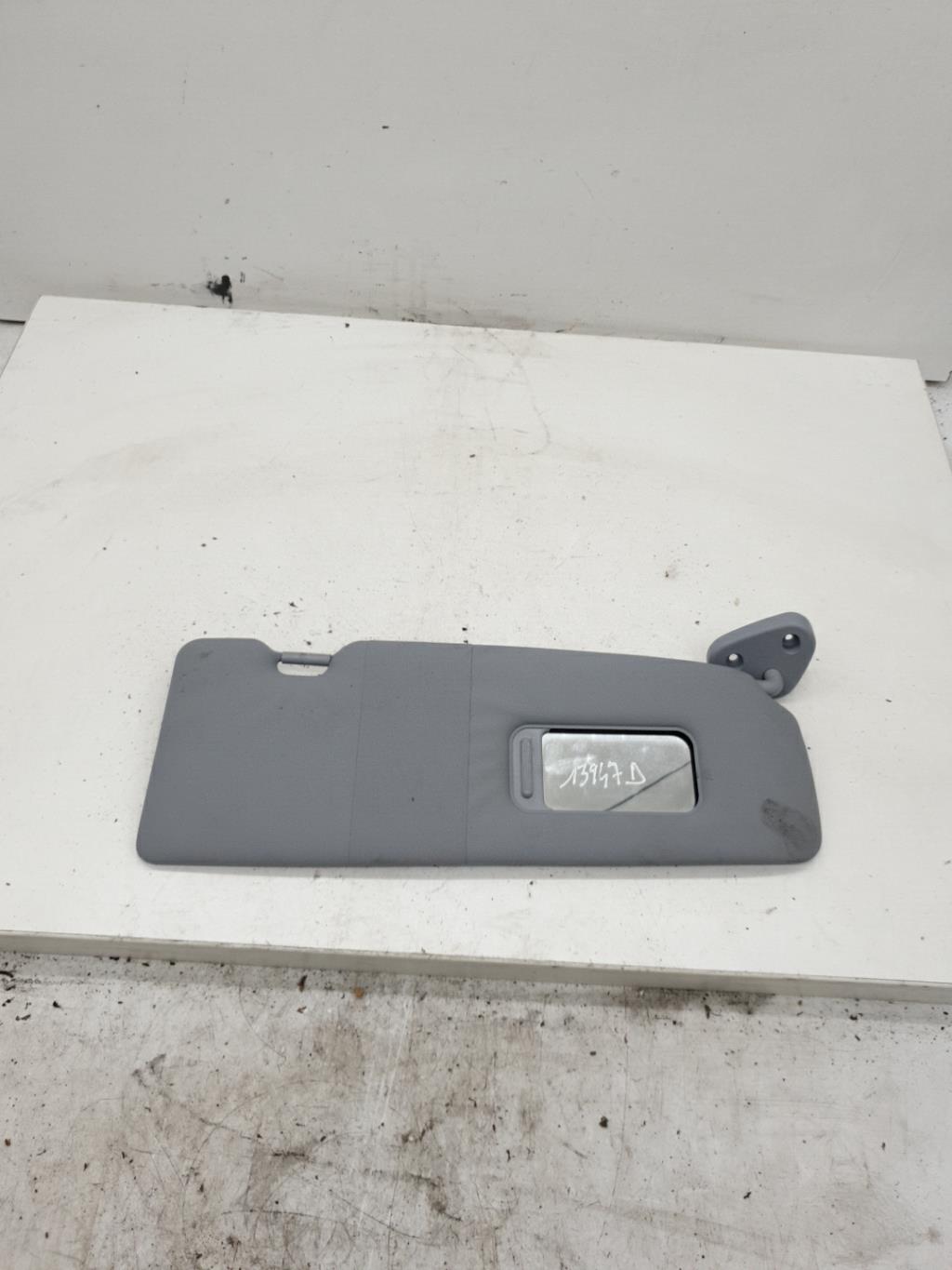 Pare soleil droit BMW SERIE 1 E87 PHASE 2 Essence - 1