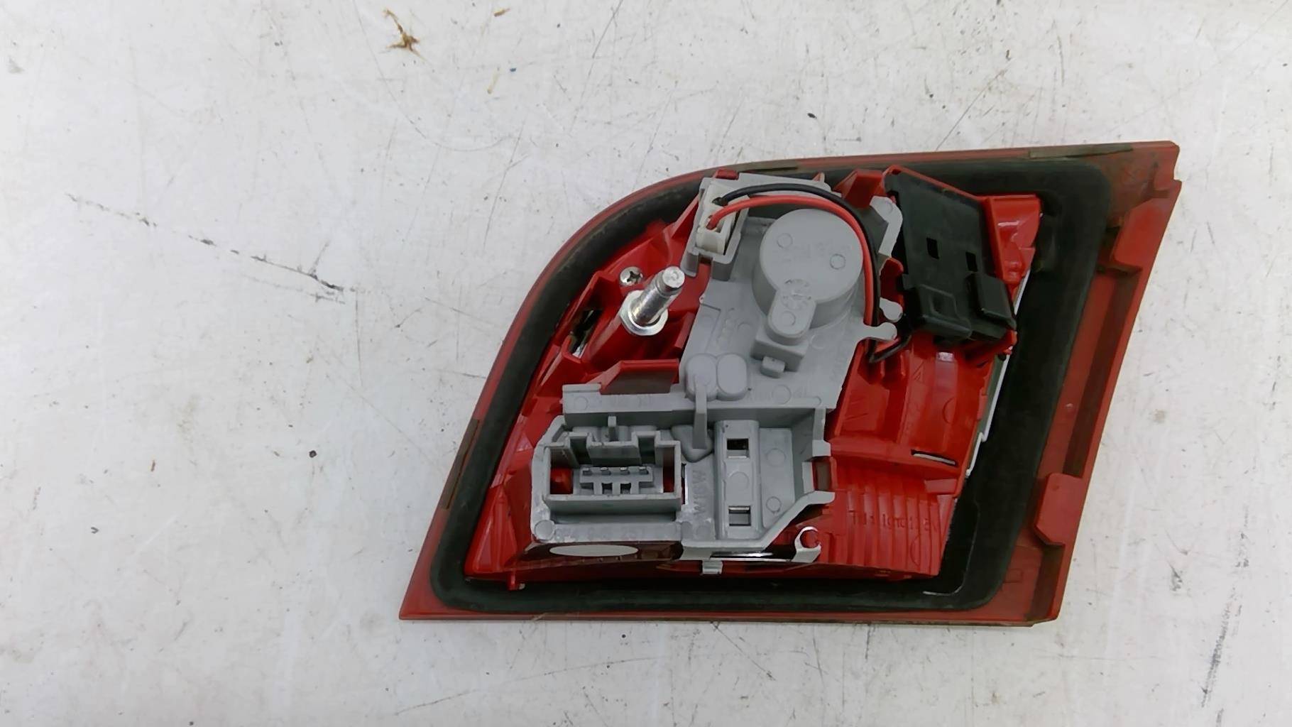 Feu arriere secondaire gauche (feux) AUDI A3 2 SPORTBACK PHASE 2 Diesel - 1