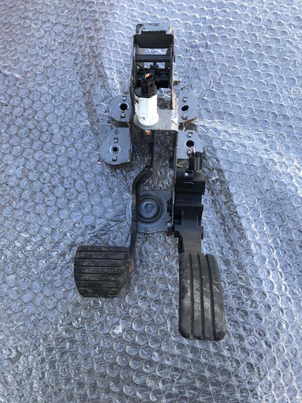 Pedale de frein RENAULT MEGANE 3 PHASE 2 BREAK  - 1
