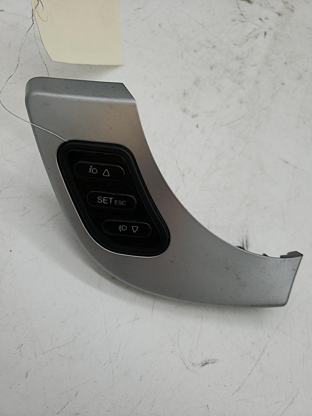 Commande de reglage hauteur de phare ALFA ROMEO GIULIETTA 2 PHASE 1 Essence - 1