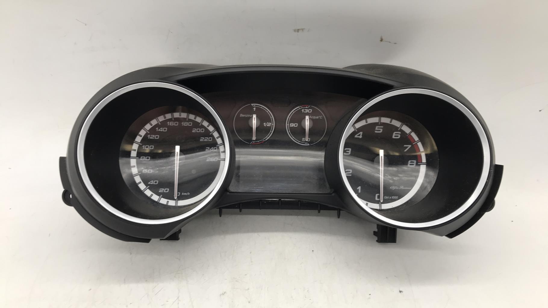 Compteur ALFA ROMEO GIULIETTA 2 PHASE 1 Essence - 1
