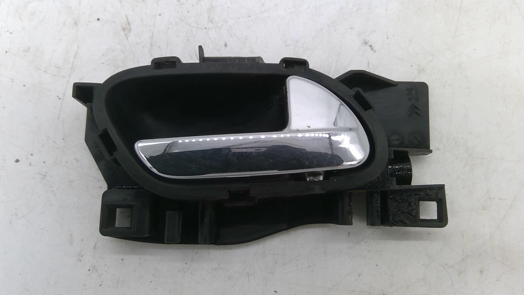 Poignee interieur avant droit CITROEN DS3 PHASE 1 Essence - 1
