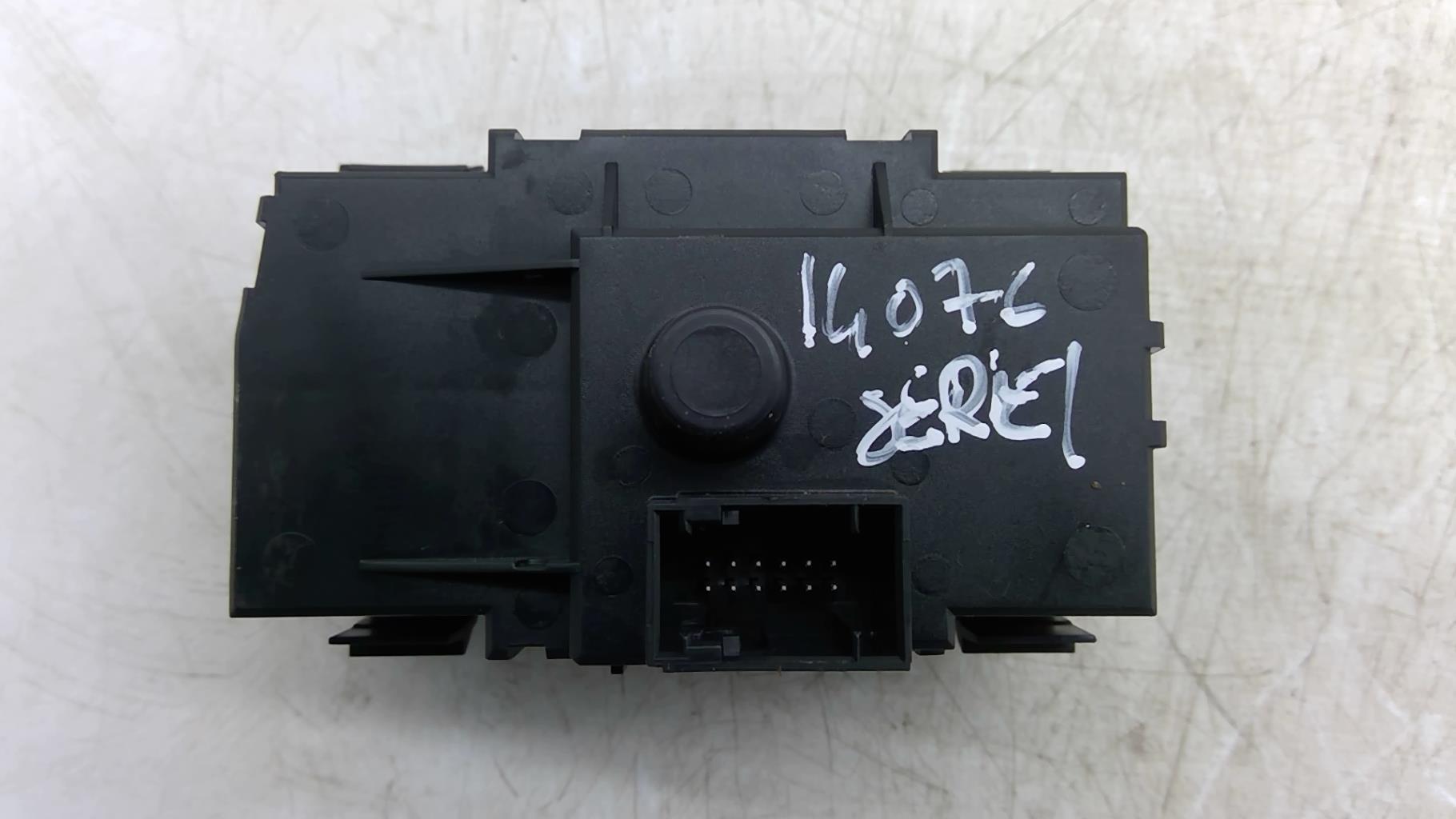 Commande de phare BMW SERIE 1 E87 PHASE 2 Diesel - 1