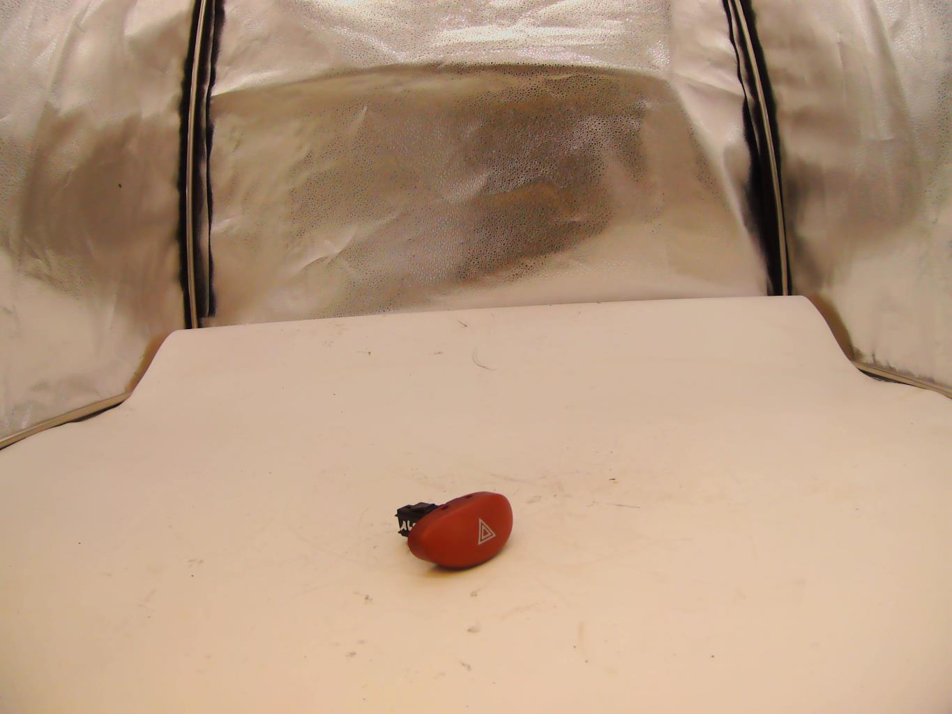 Bouton de warning PEUGEOT 206 PHASE 1 Diesel - 1