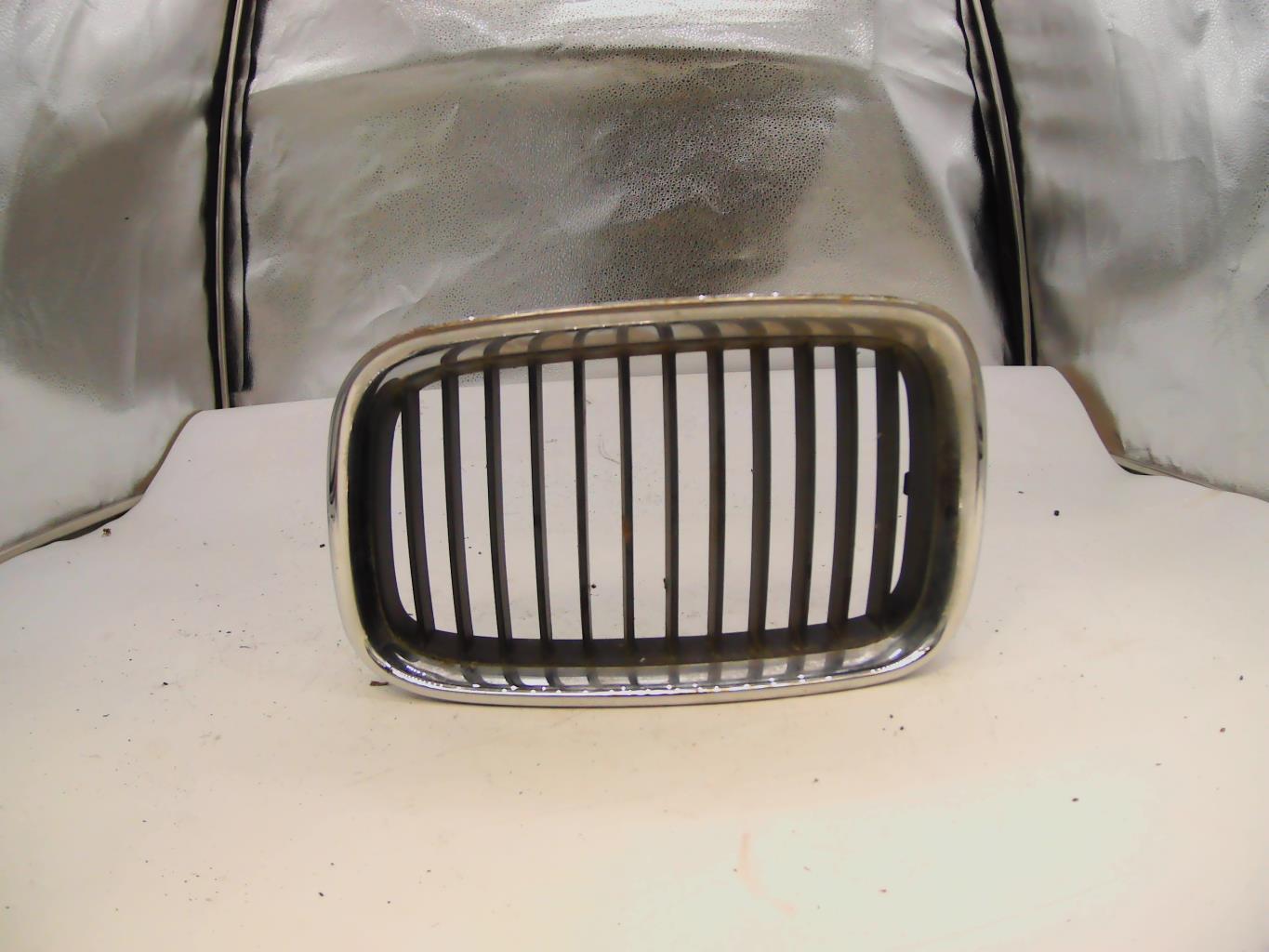 Calandre gauche BMW SERIE 3 E36 Essence - 1