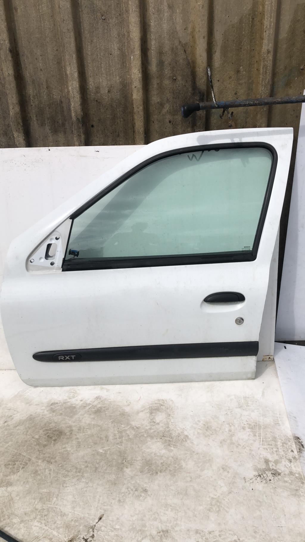 Porte avant gauche RENAULT CLIO 2 PHASE 1 Essence - 1