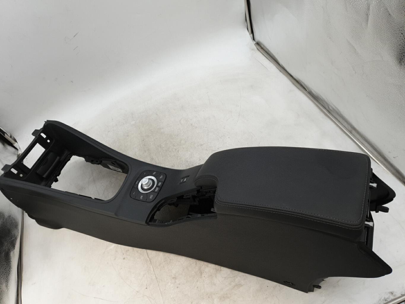 Console central (interieur plastique) RENAULT FLUENCE PHASE 1 Electricité - 1