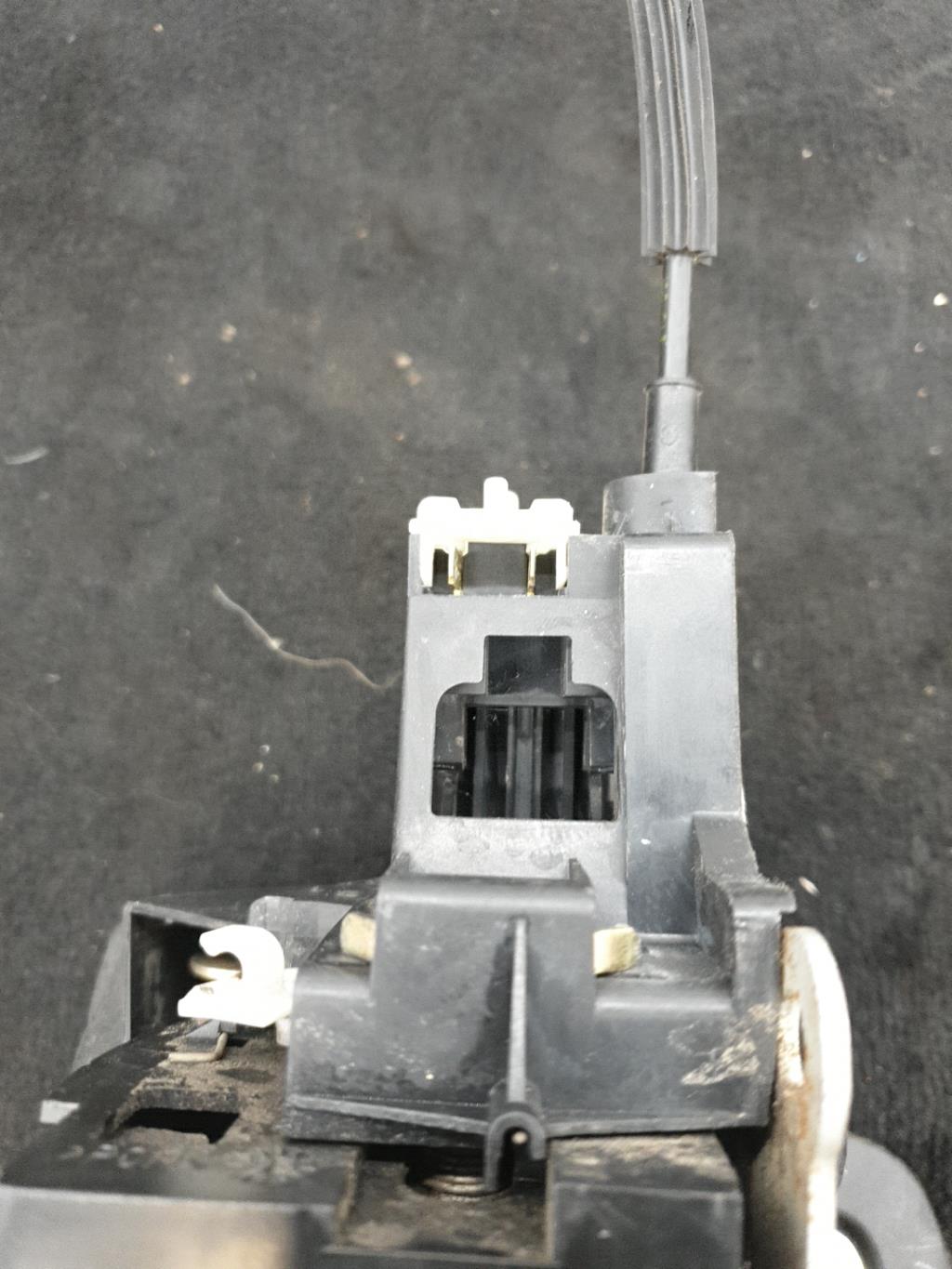 Serrure avant droit RENAULT CLIO 2 PHASE 2 Essence - 1