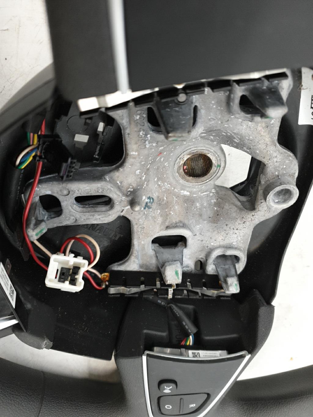 Volant RENAULT CLIO 4 PHASE 2 Diesel - 1