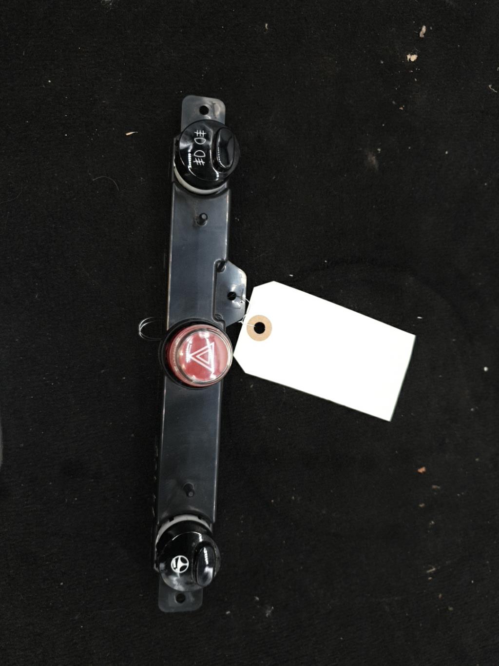 Bouton de warning FIAT 500 2 PHASE 1 Diesel - 1