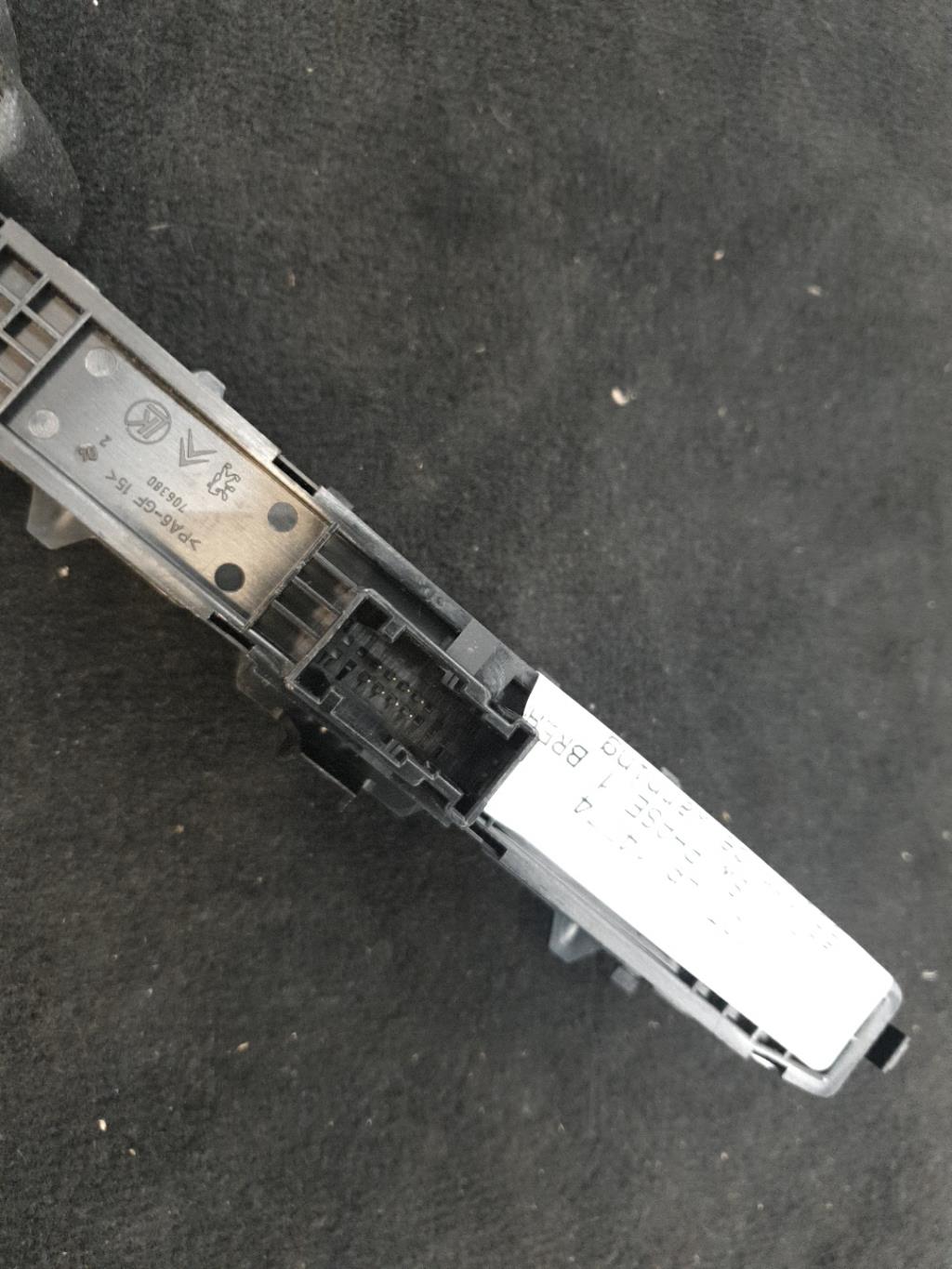 Bouton de warning PEUGEOT 308 1 SW PHASE 1 BREAK Diesel - 1