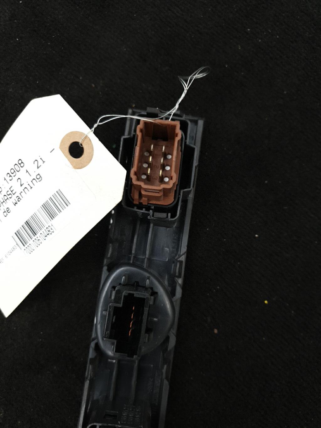 Bouton de warning RENAULT CLIO 2 PHASE 2 Essence - 1
