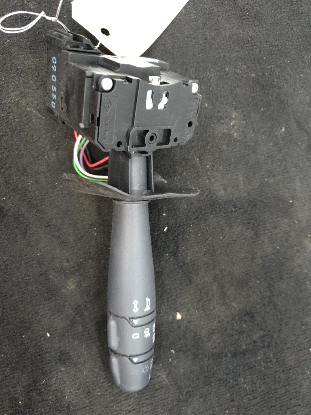 Commodo phare RENAULT CLIO 2 PHASE 1 Essence - 1