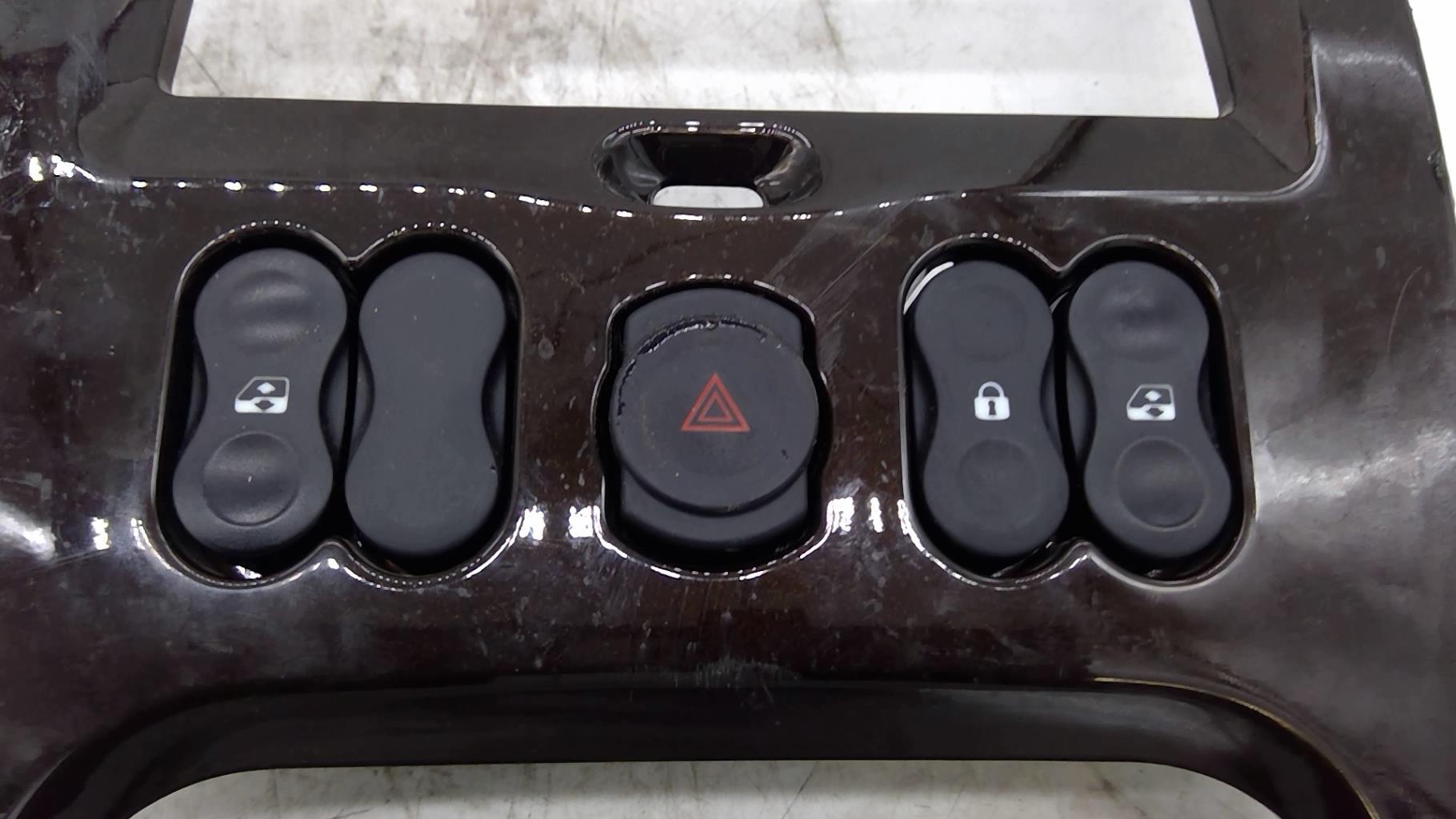 Console central (interieur plastique) DACIA DUSTER 1 PHASE 1 Diesel - 1