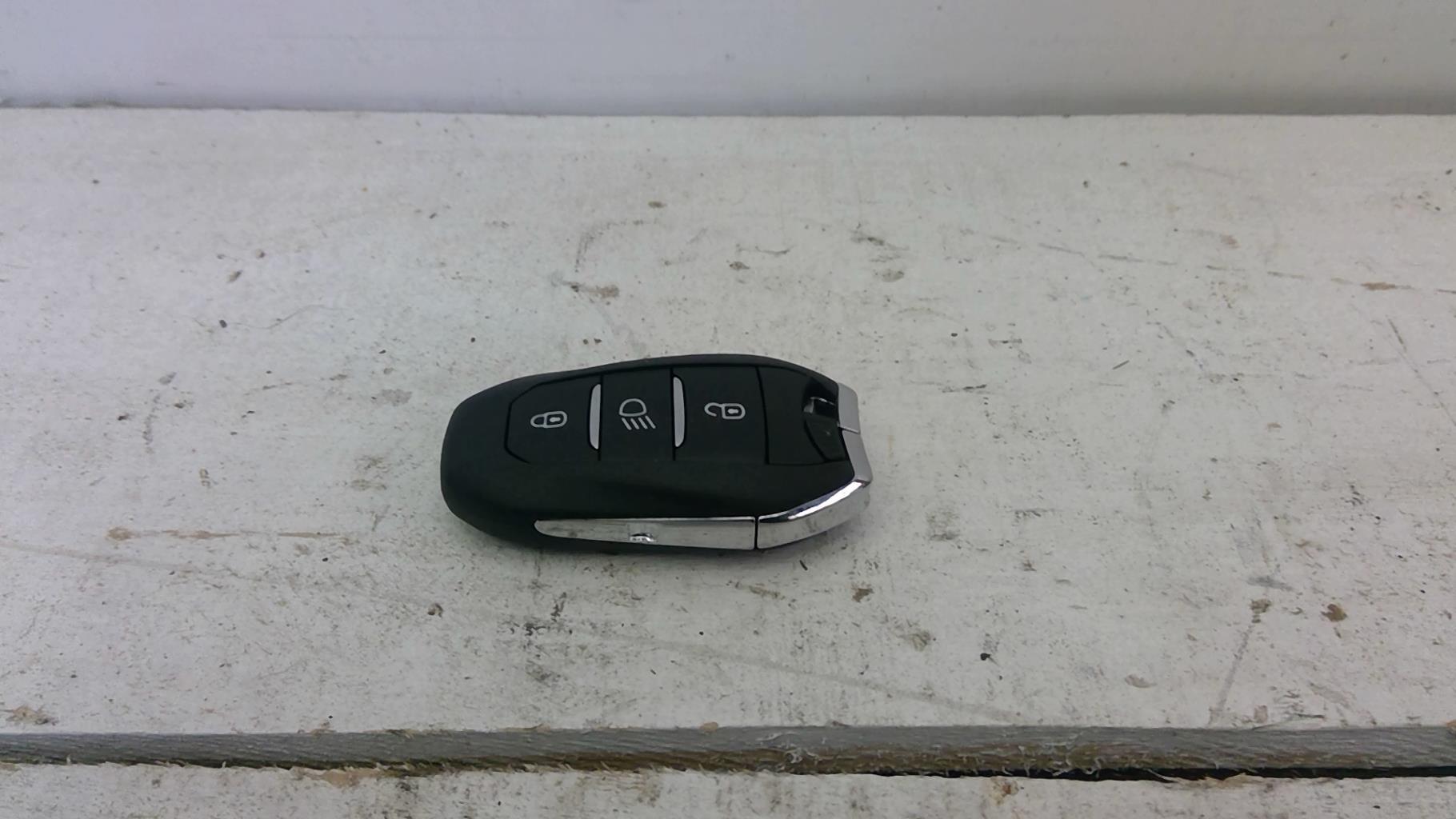 Cle PEUGEOT 2008 2 Diesel - 1