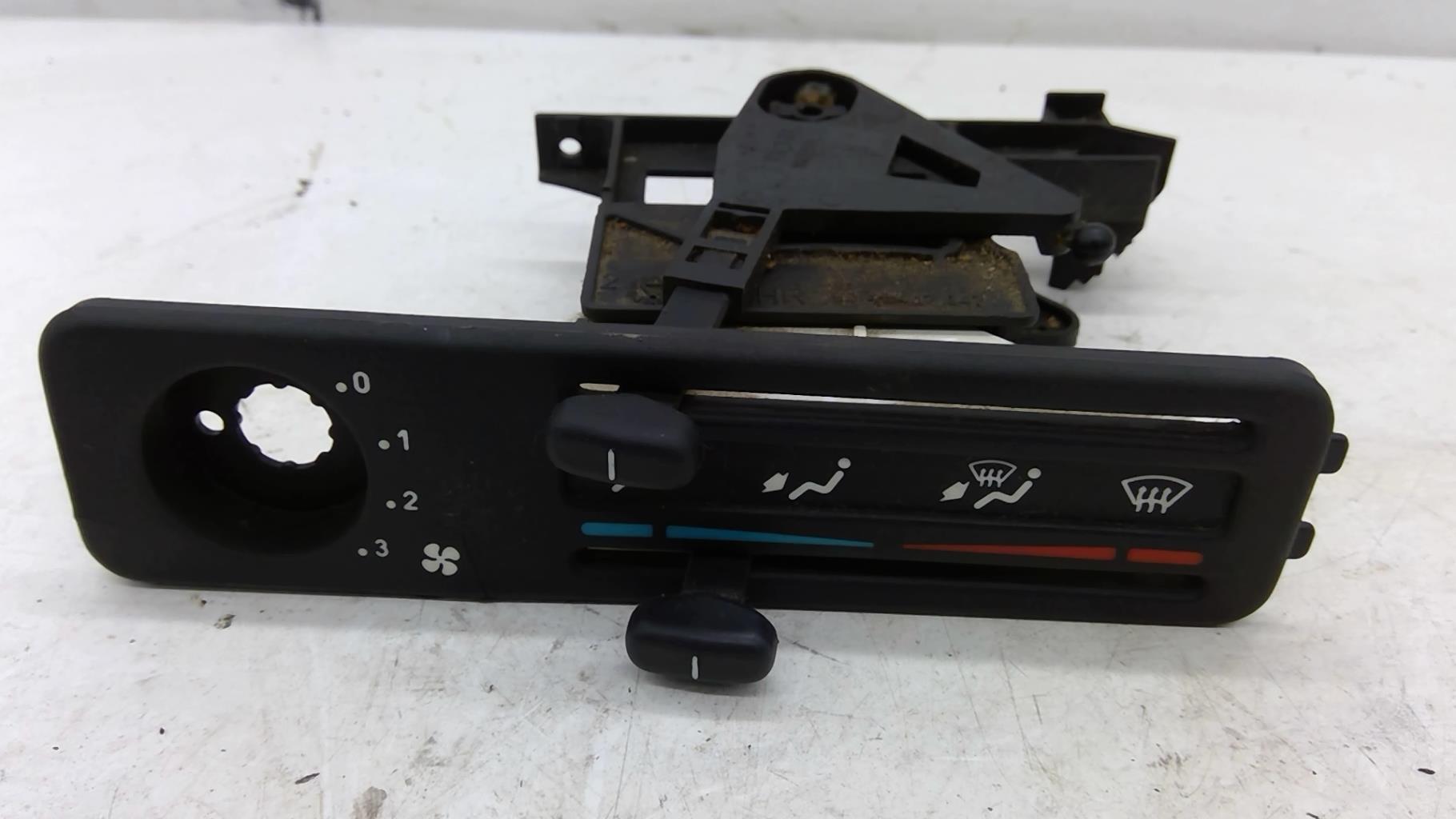 Commande chauffage PEUGEOT 106 PHASE 2  - 1