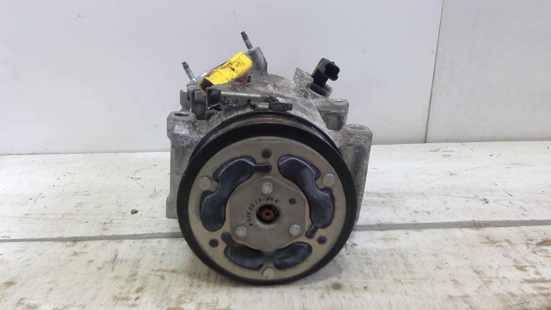 Compresseur clim PEUGEOT 2008 2 Diesel - 1