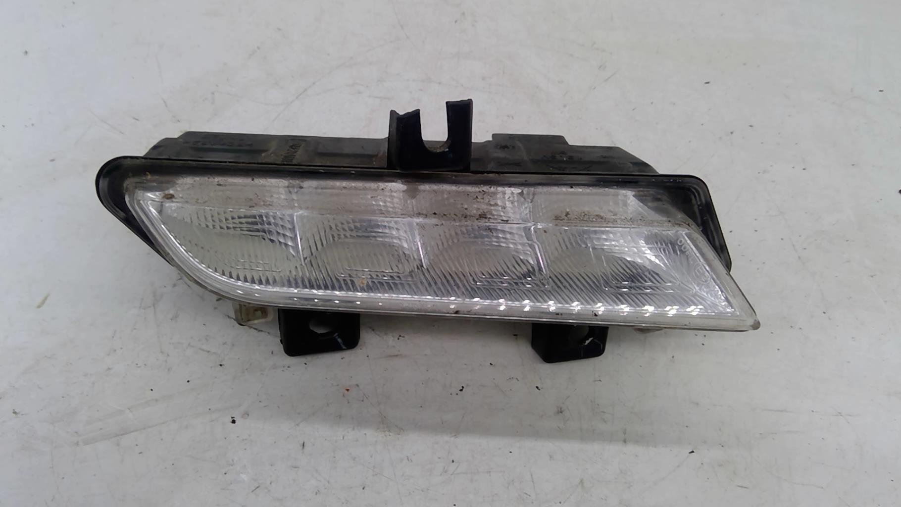 Feu diurne avant droit RENAULT CLIO 4 PHASE 1 Diesel - 1