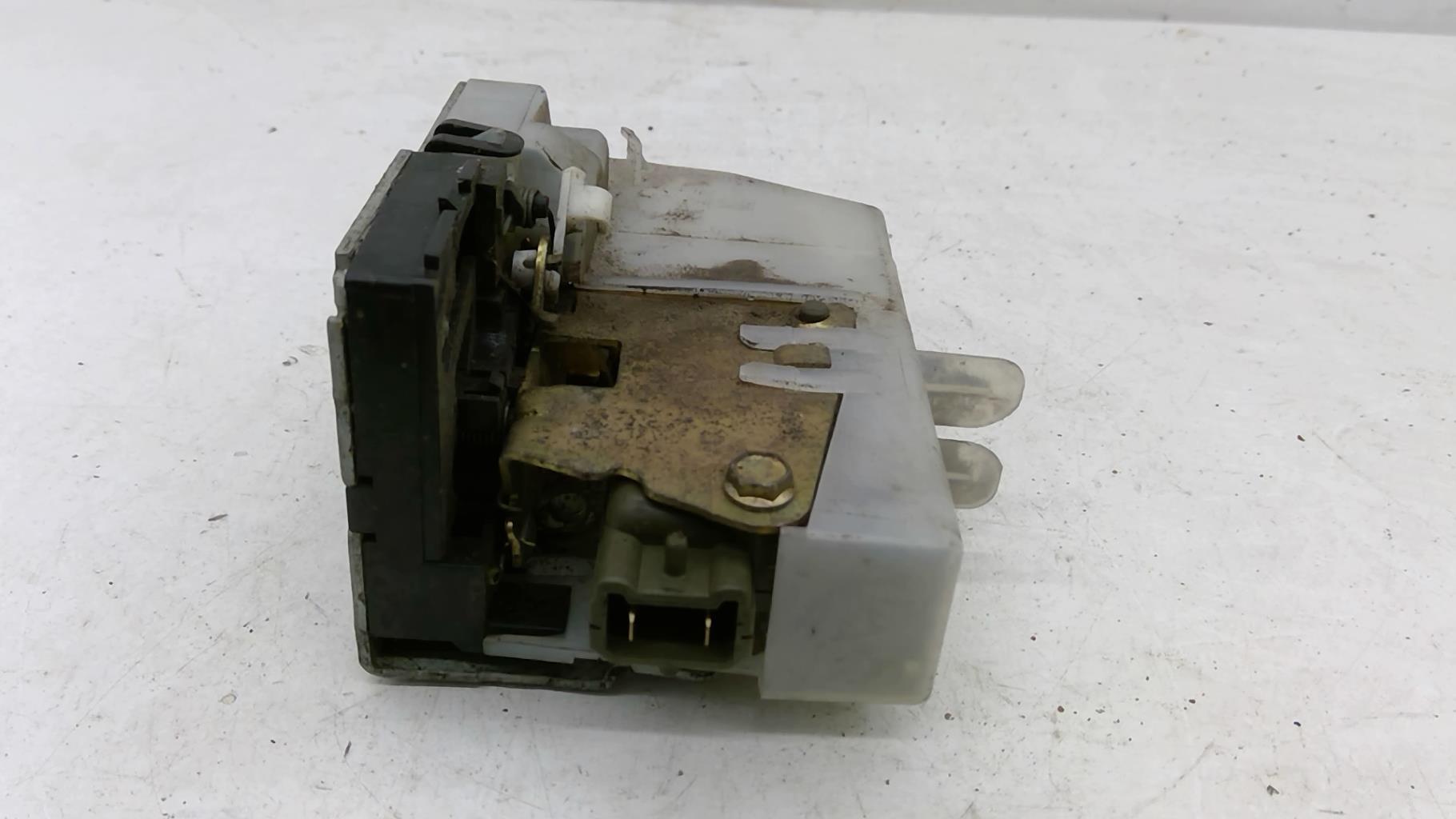 Serrure avant droit RENAULT CLIO 2 PHASE 2 Essence - 1