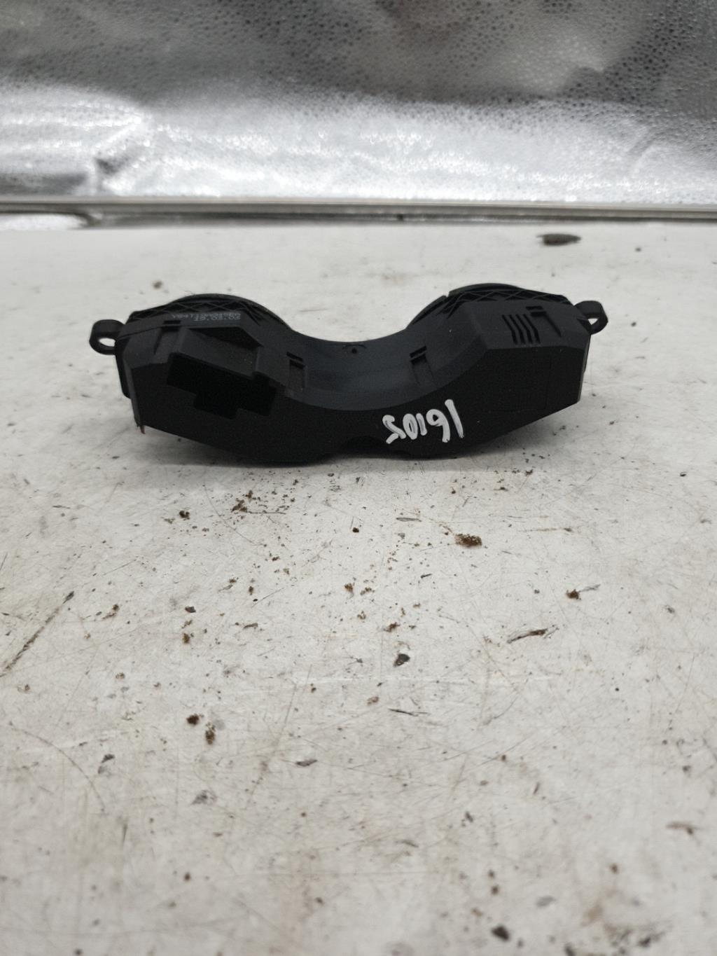 Commande degivrage lunette arriere FORD FOCUS 1 BREAK Diesel - 1