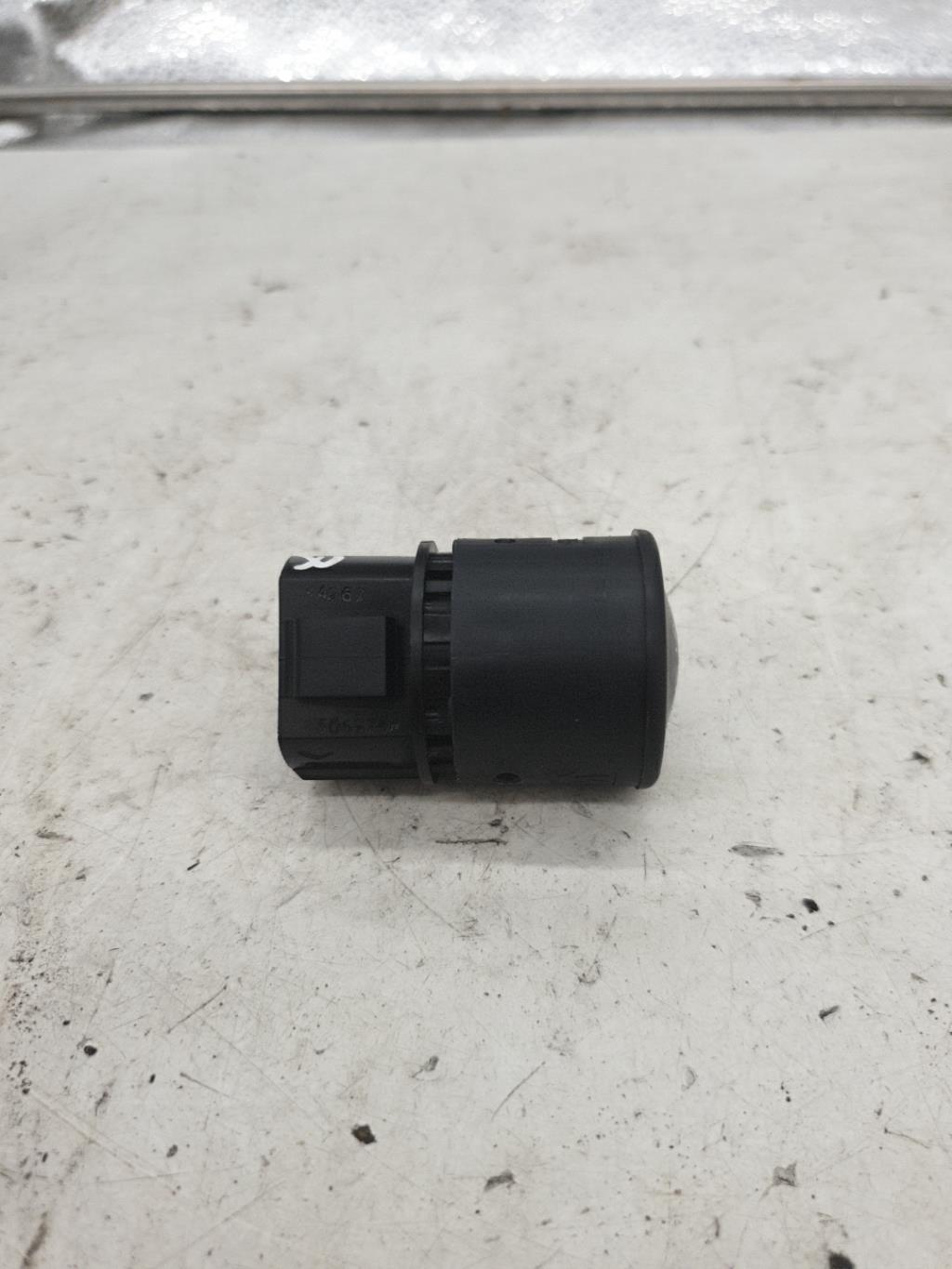 Bouton de demarrage RENAULT CLIO 4 PHASE 1 Diesel - 1