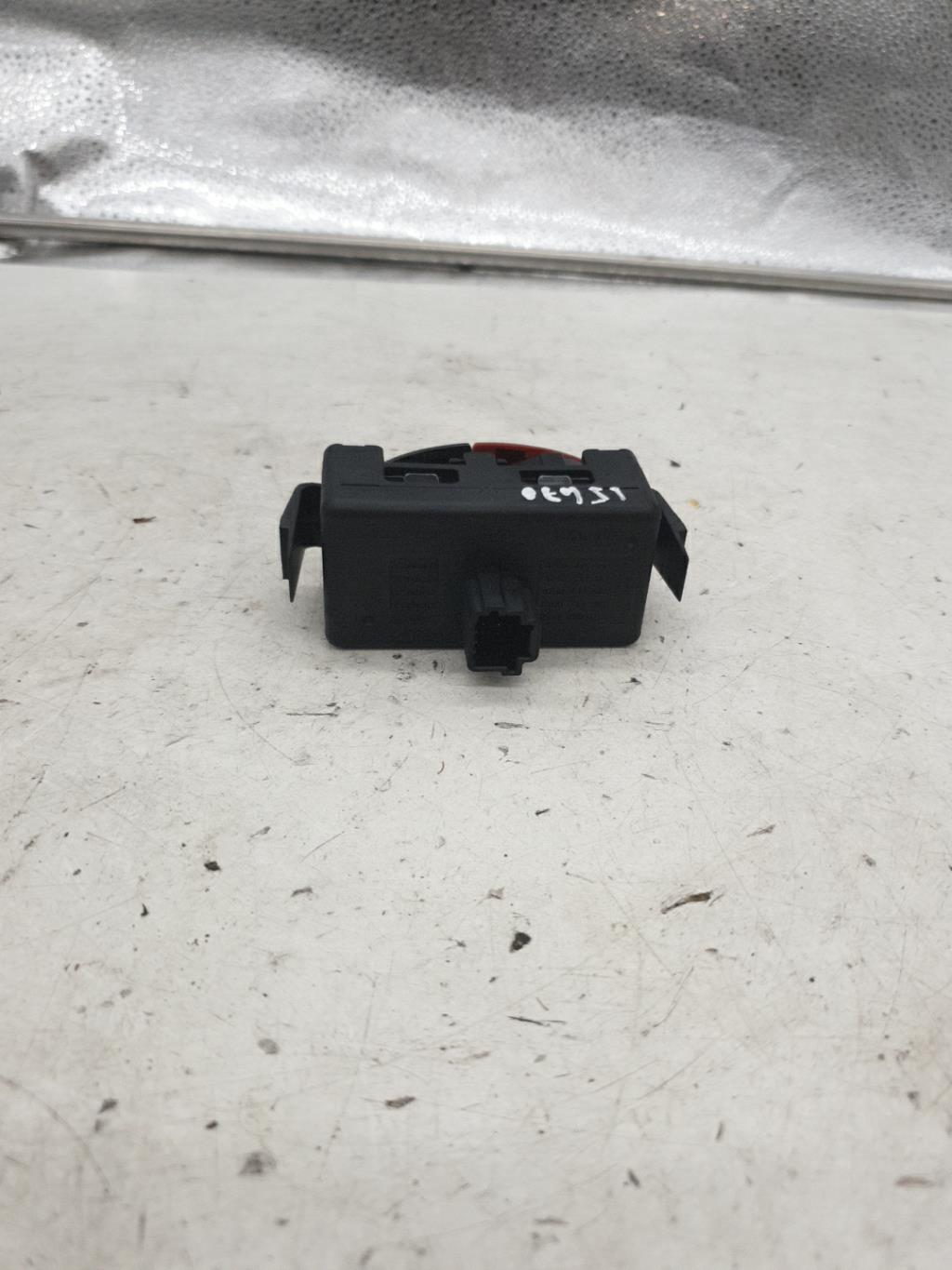 Bouton de warning RENAULT TWINGO 2 PHASE 1 Essence - 1